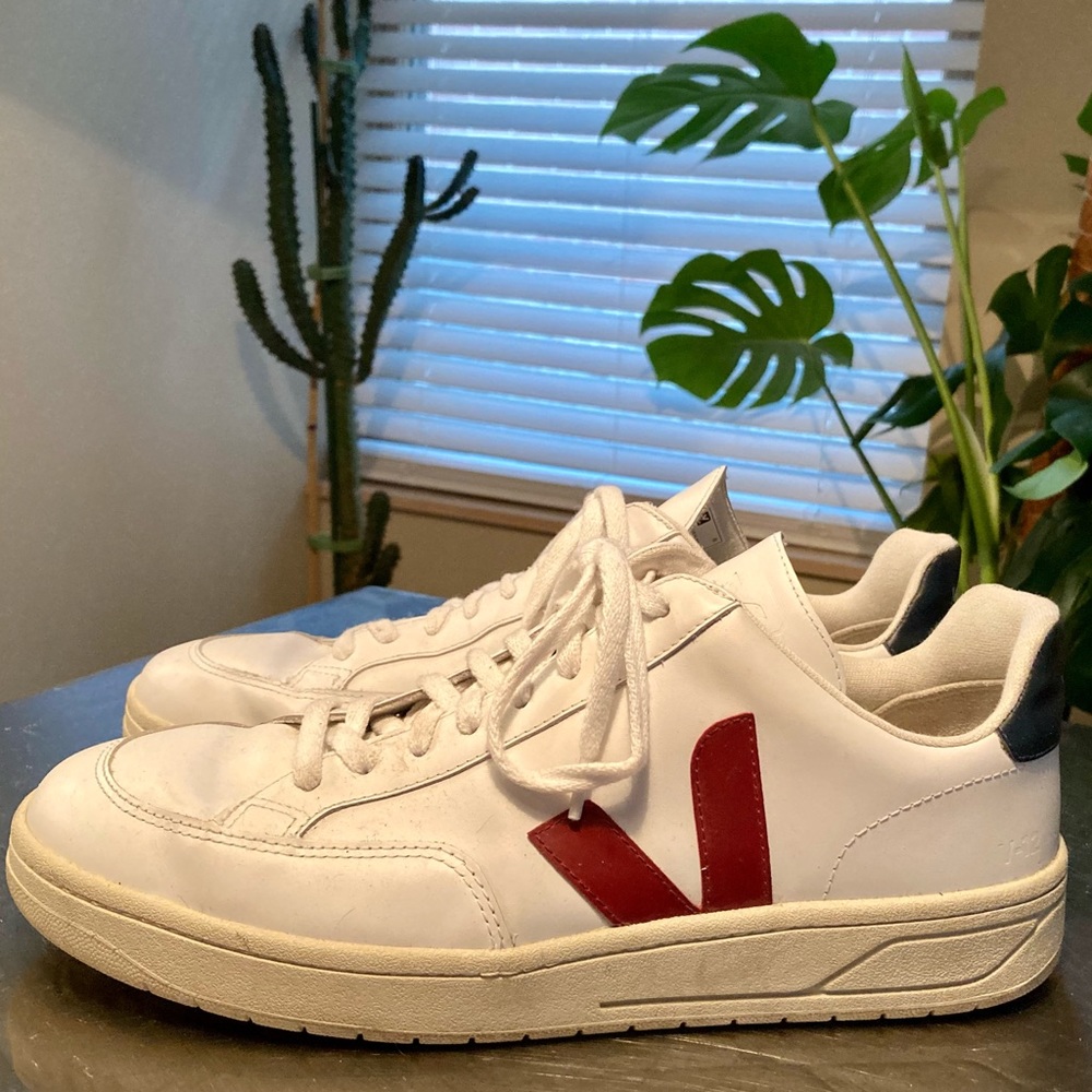 Men’s Veja V-10 sneaker